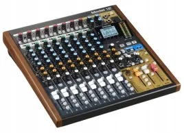 tascam-model-12-mikser-audio-z-rejestratorem-i-interfejsem-usb