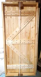 drzwi-do-piwnicy-pelne-drewniane-piwniczne-80x200-cm-z-futryna-zwykla