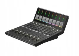 icon-v1-x-8-kanalowy-ekspander-z-dotykowymi-suwakami-i-ekranami-tft