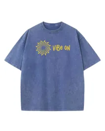 koszulka-oversize-efekt-sprania-nadruk-zamszowy-vibe-on-niebieski-3xl