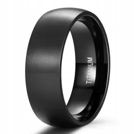 sygnet-z-tytanu-tytanowa-czern-titanium-ring-obraczka-pierscien-soczewka