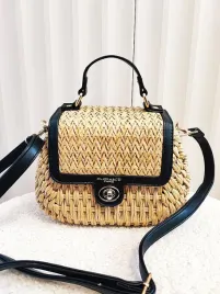 floraandco-torebka-kuferek-koszyk-bezowy-z-czarnym