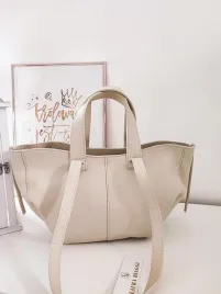 laura-biaggi-torba-mini-shopper-skorzana-jasnobezowa