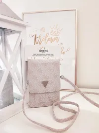 guess-mini-torebka-na-telefon-rozowa-logowana-z-klapka