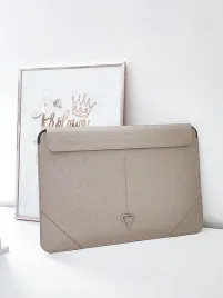 guess-case-na-laptopa-16-zloty-polyskujacy