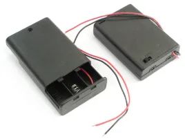 koszyk-baterii-aa-r6-x3-z-pokrywa-i-wylacznikiem