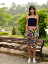 kolorowe-krotkie-spodenki-damskie-z-motywem-lowickim-i-botanicznym