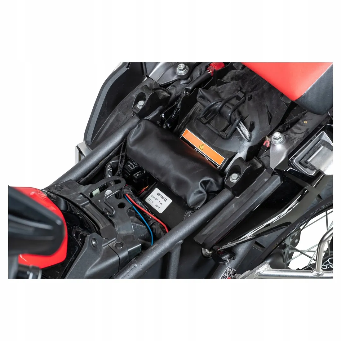 kompresor-motocyklowy-samochodowy-pompka-elektryczna-sprezarka-latarka