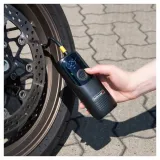 kompresor-motocyklowy-samochodowy-pompka-elektryczna-sprezarka-latarka-marka-rothewald-stan-nowy