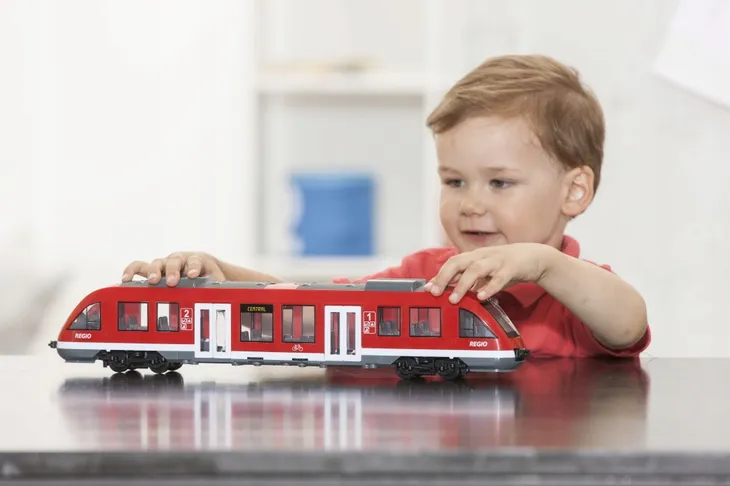 tramwaj-city-train-plec-chlopcy