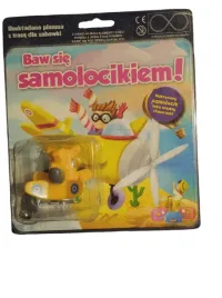 baw-sie-samolocikiem-gra-rozkladana-plansza-z-trasa-dla-zabawki-prezent