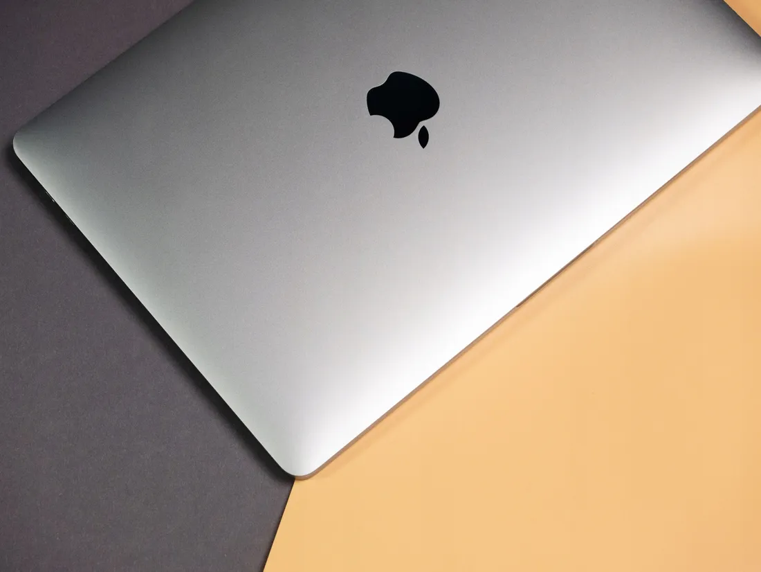 Laptop Apple MacBook Pro 13 2020 rok i5 4x3.80GHz