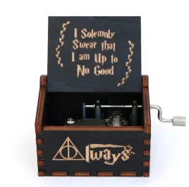 pozytywka-harry-potter-reczna-zewnatrz-znajduje-piekny-wzor-wewnatrz-napis