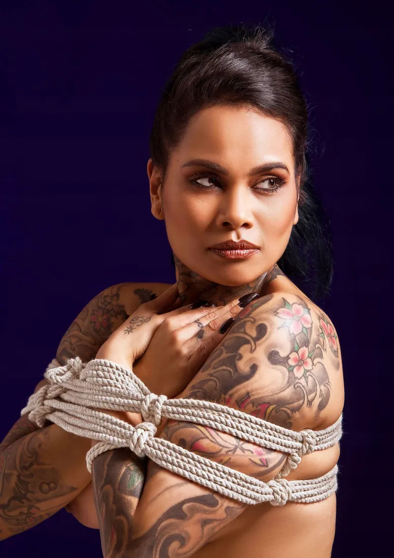 lina-bdsm-hemp-rope-10-meter-7-mm
