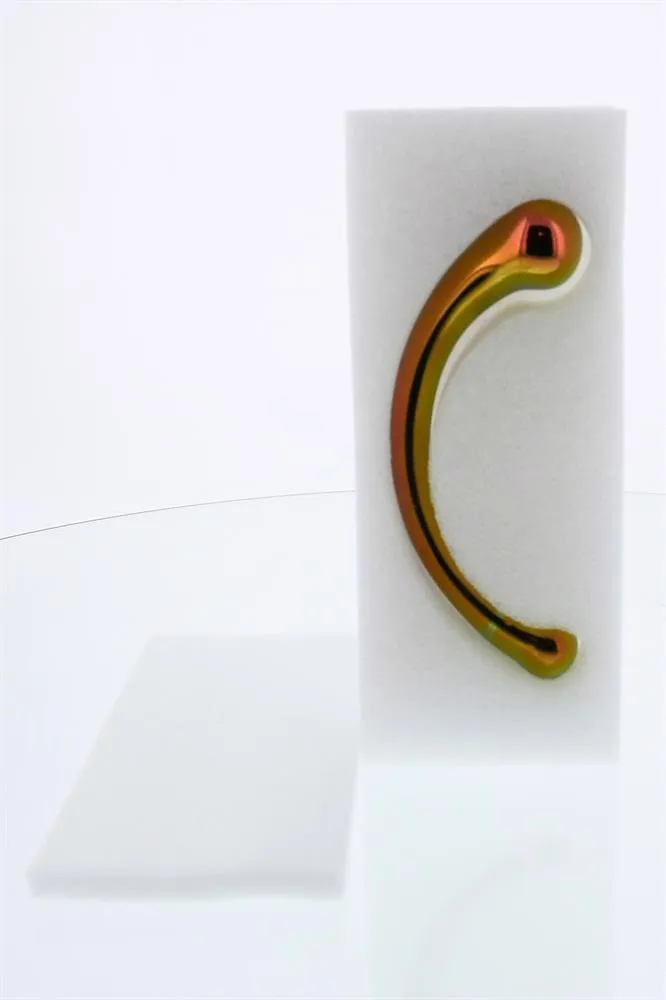 glamour-glass-curved-wand