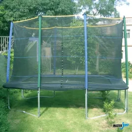siatka-zabezpieczajaca-do-trampoliny-masterjump-300-x-210-cm