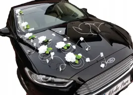 dekoracja-samochodu-ozdoby-na-auto-do-slubu-platki-kolory