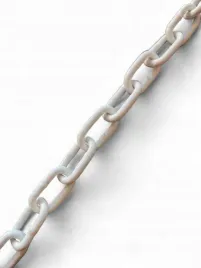metalowy-malowany-lancuch-fi-6mm-d1-bialy-ral-9016-do-slupkow-parkingowych