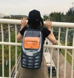 smieszny-plecak-w-stylu-y2k-telefon-nokia-3310-backpack-prezent-streetwear