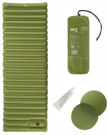 nc4101-zielona-mata-z-wbudowana-pompka-nils-camp