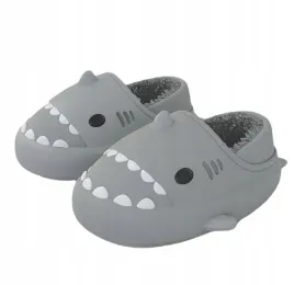 kapcie-domowe-pluszowe-rekiny-ocieplane-laczki-shark-38-39