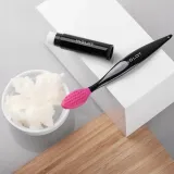 pomadka-pielegnacyjna-02-inglot-wlasciwosci-nawilzajace-ochrona-przes-sloncem-regenerujace