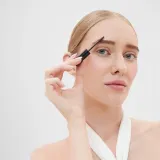 modelujacy-tusz-do-brwi-02-inglot-rodzaj-zele