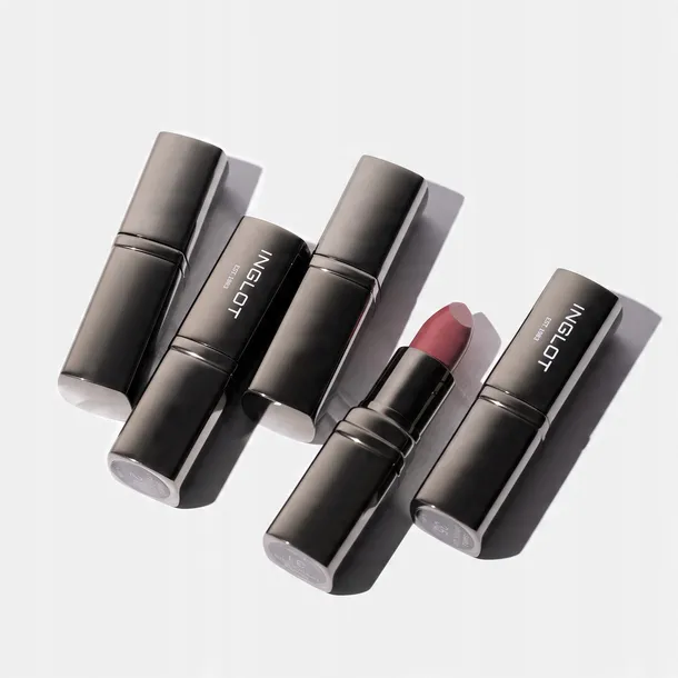 pomadka-do-ust-inglot-q10-37-kolor-rozowy