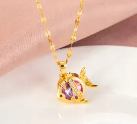 elegancki-naszyjnik-wisiorek-ryba-rybka-z-diamencikami-krysztalkami-zlota