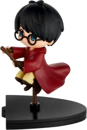 figurka-kolekcjonerska-p-m-i-z-pieczatka-harry-potter-na-miotle-8cm
