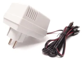 tomanek-zasilacz-wtyczkowy-tm700-9dw-white-9v-dc-700ma