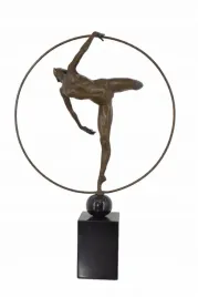 nowoczesna-tancerka-z-hula-hop-kobieta-z-brazu-figura-rzezba-ozdoba