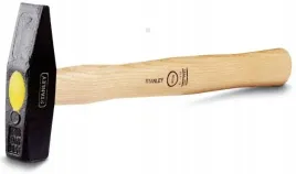 stanley-mlotek-slusarski-800g-trzon-hikorowy