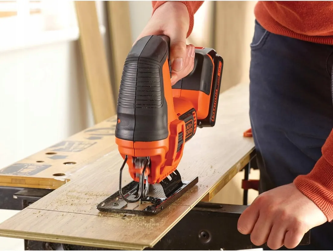 black-decker-wyrzynarka-18v-bdcjs18n
