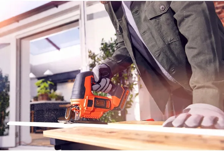 black-decker-wyrzynarka-18v-bdcjs18n-glebokosc-ciecia-w-drewnie-55-mm