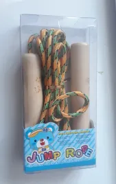 skakanka-sznurkowa-z-drewnianymi-raczkami-250-cm-outlet
