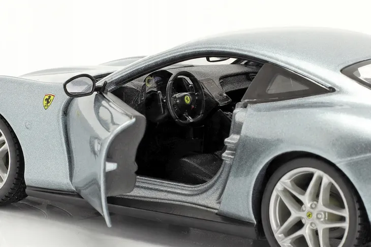 ferrari-roma-grey-1-24-bburago-skala-skale-1-19-do-1-25