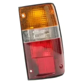 lampa-tylna-prawa-toyota-hilux-vi-1998-1999-2000-2001-2002-2003-2004-2005