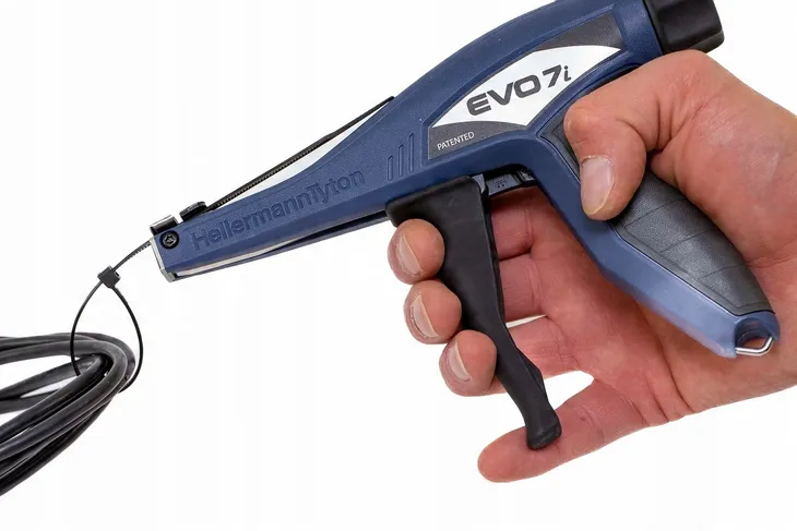 pistolet-do-opasek-kablowych-evo7-110-70129-waga-z-opakowaniem-0-kg