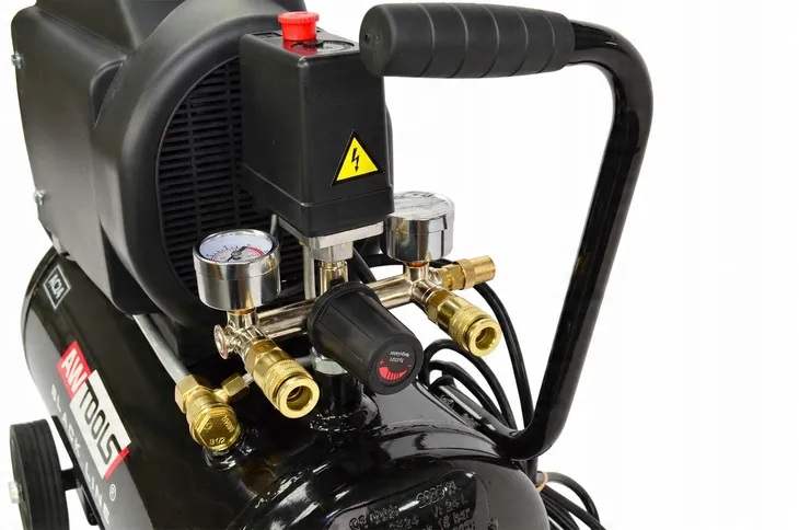 awtools-kompresor-ac24-24l-20hp-black-line-moc-silnika-2-72-km