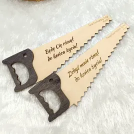 pila-reczna-z-zabawnym-grawerem-xxl-personalizacja-oryginalny-prezent