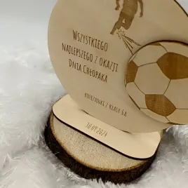 statuetka-pilkarz-eco-dzien-chlopaka-personalizacja-grawer