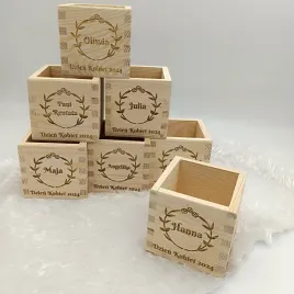 pojemnik-organizer-na-dlugopisy-z-personalizowanym-grawerem