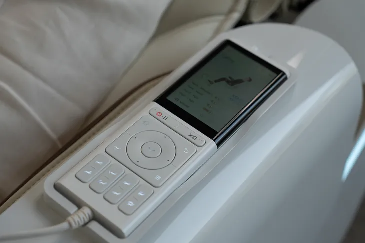 fotel-do-masazu-dreamliner-kolor-obicia-bezowy
