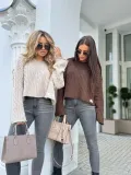 sweter-by-me-warkocze-czekoladowy-rozmiar-uniwersalny