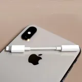 adapter-lightning-do-mini-jack-35mm-biale-do-iphone-ipad-do-sluchawki-marka-pinnacle