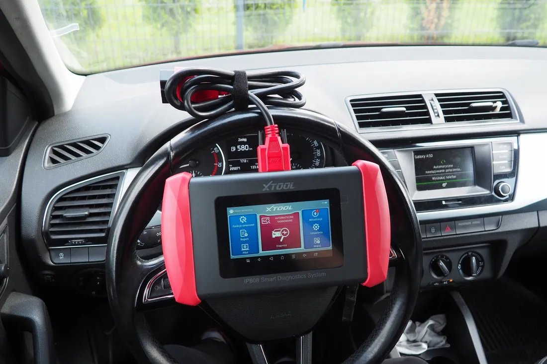 tester-diagnostyczny-xtool-ip608-nowosc-stan-nowy