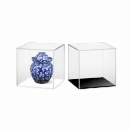 gablota-z-plexi-na-model-15x15x15-cm-podstawa-czarna