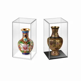 gablota-z-plexi-na-model-20x20x30-cm-podstawa-biala