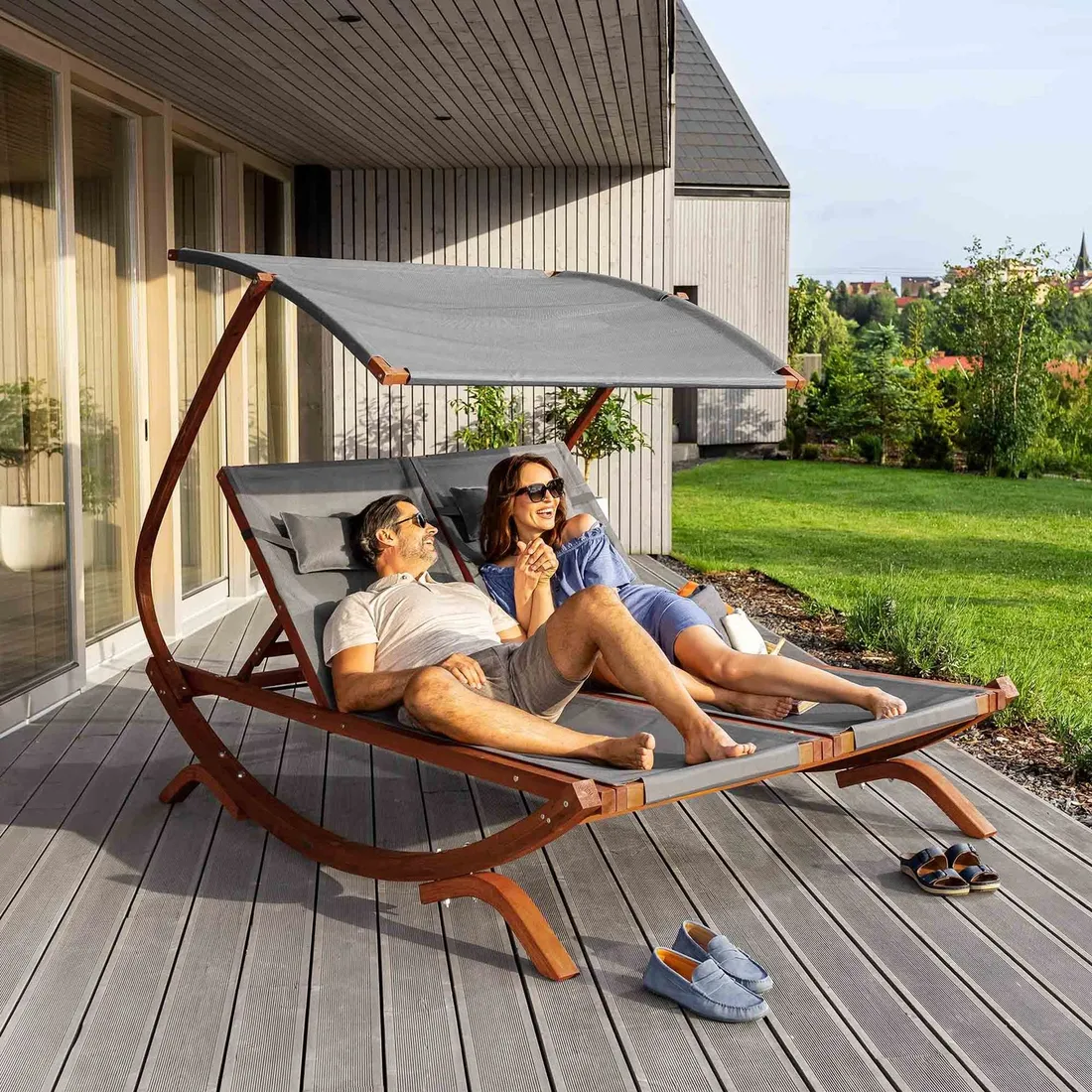 lezak-ogrodowy-drewniany-z-daszkiem-lezanka-z-regulacja-poduszka-balkon